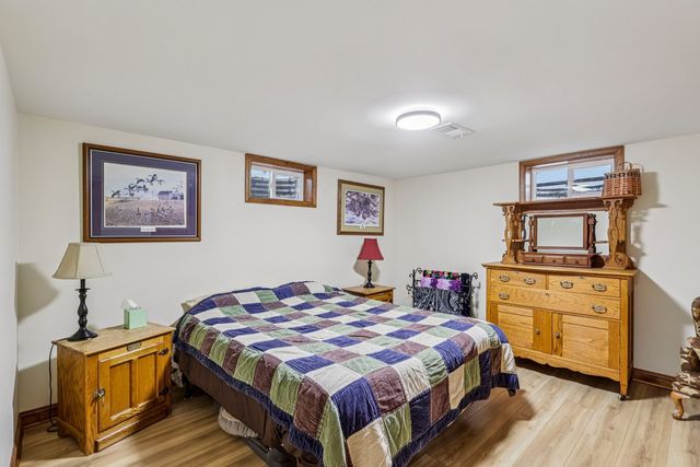 902 Arbor Court, Wheaton, IL 60189