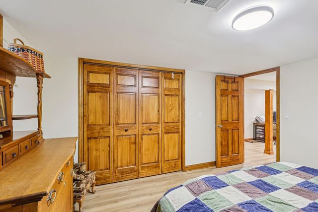 902 Arbor Court, Wheaton, IL 60189