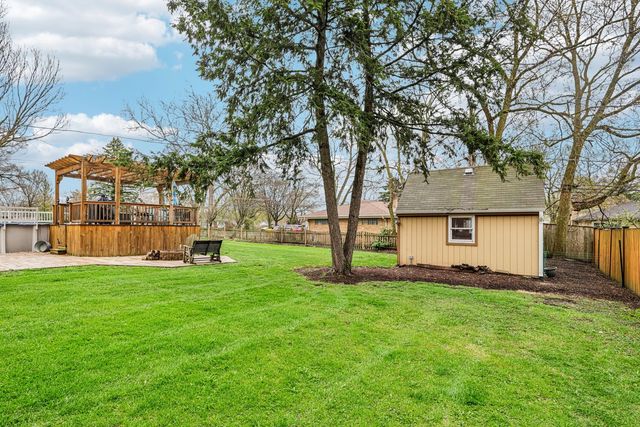 902 Arbor Court, Wheaton, IL 60189