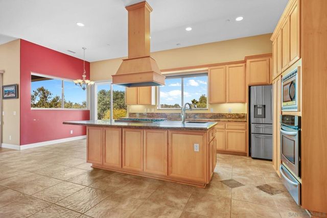 1520 Merritt Drive, El Cajon, CA 92020