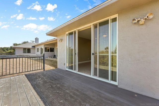 1520 Merritt Drive, El Cajon, CA 92020