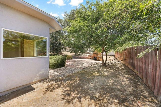 1520 Merritt Drive, El Cajon, CA 92020