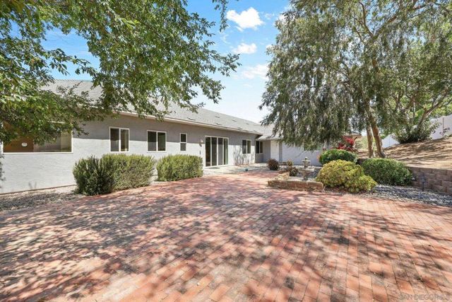 1520 Merritt Drive, El Cajon, CA 92020