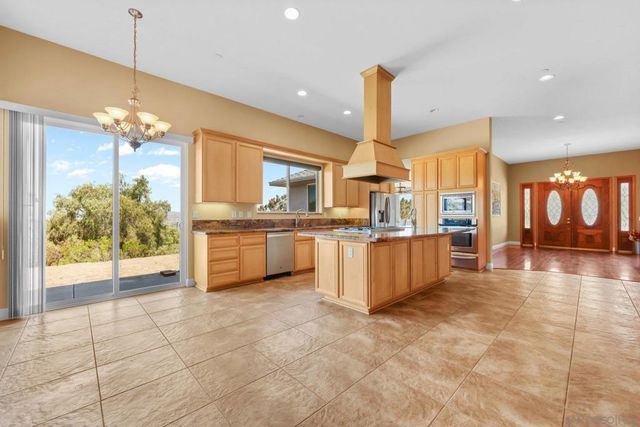 1520 Merritt Drive, El Cajon, CA 92020