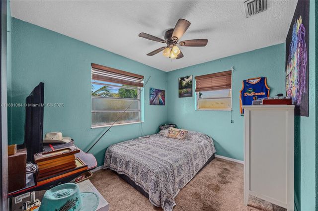 4450 SW 24th St, Fort Lauderdale, FL 33317