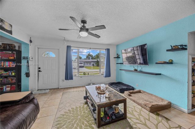 4450 SW 24th St, Fort Lauderdale, FL 33317