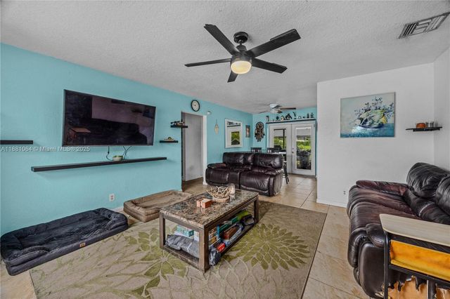 4450 SW 24th St, Fort Lauderdale, FL 33317