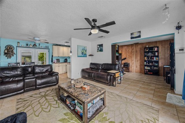 4450 SW 24th St, Fort Lauderdale, FL 33317