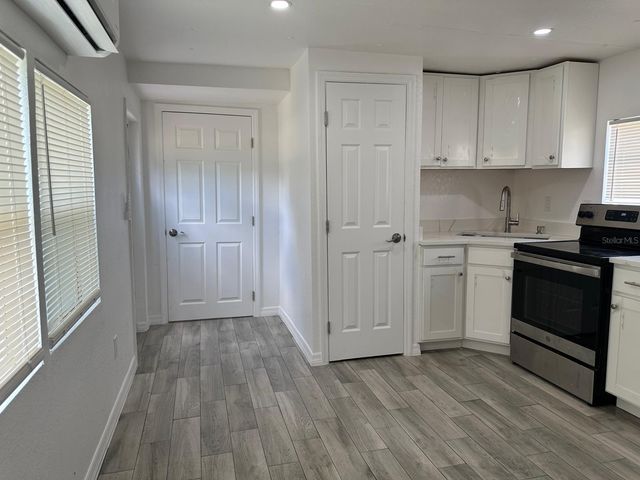 3061 CRYSTAL HILLS DRIVE, Lakeland, FL 33801