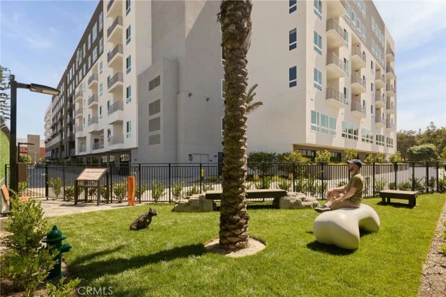 21010 Erwin Street PH745, Woodland Hills, CA 91367