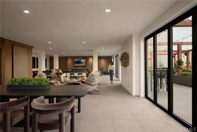 21010 Erwin Street PH745, Woodland Hills, CA 91367