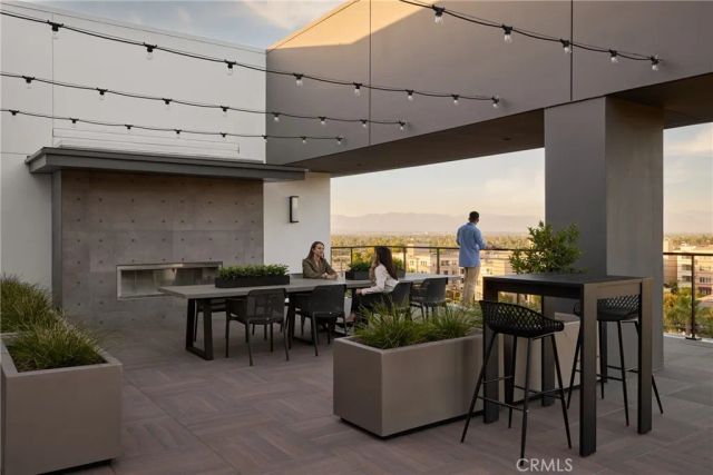 21010 Erwin Street PH745, Woodland Hills, CA 91367
