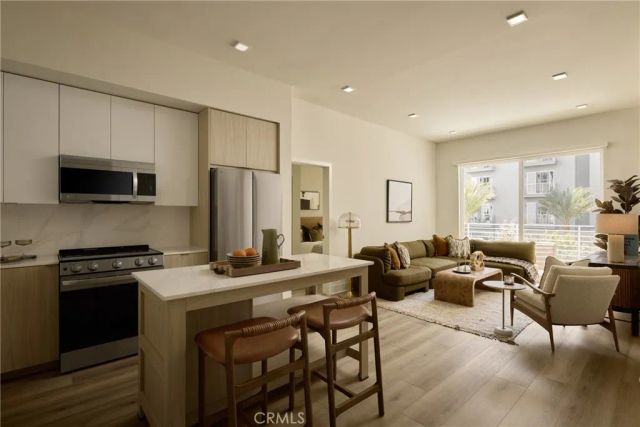 21010 Erwin Street PH745, Woodland Hills, CA 91367