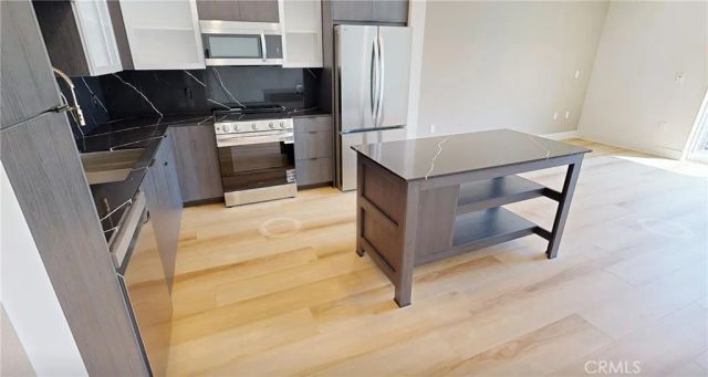 21010 Erwin Street PH745, Woodland Hills, CA 91367
