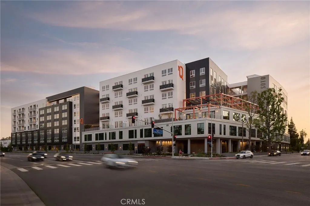 21010 Erwin Street PH745, Woodland Hills, CA 91367