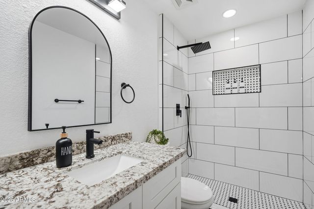 5658 E FLOSSMOOR Avenue, Mesa, AZ 85206