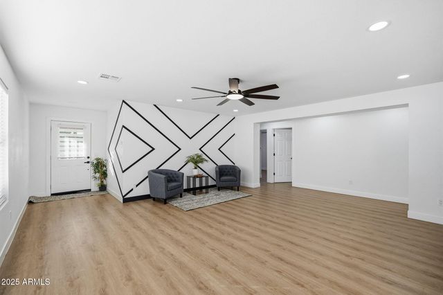 5658 E FLOSSMOOR Avenue, Mesa, AZ 85206