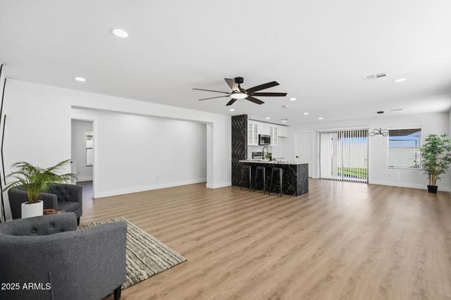 5658 E FLOSSMOOR Avenue, Mesa, AZ 85206