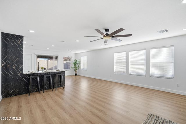 5658 E FLOSSMOOR Avenue, Mesa, AZ 85206