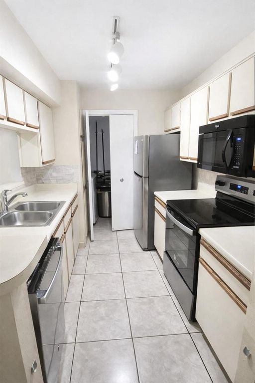 5545 DEVONBRIAR WAY I204, Orlando, FL 32822