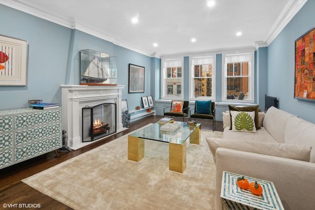 3300 N Lake Shore Drive 4E, Chicago, IL 60657