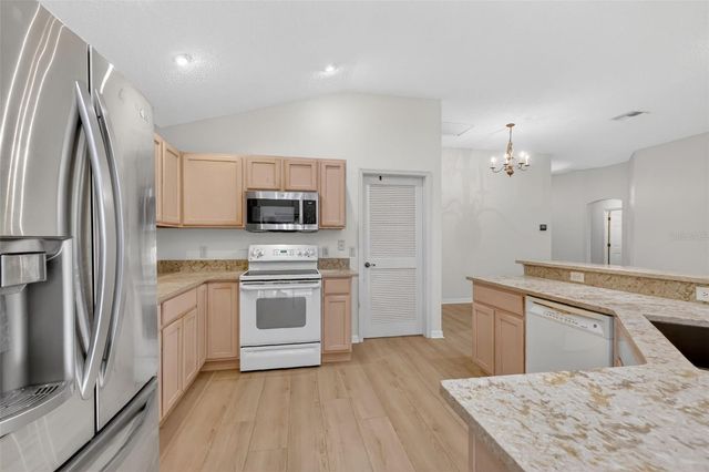 17035 SE 94TH BERRIEN COURT, The Villages, FL 32162