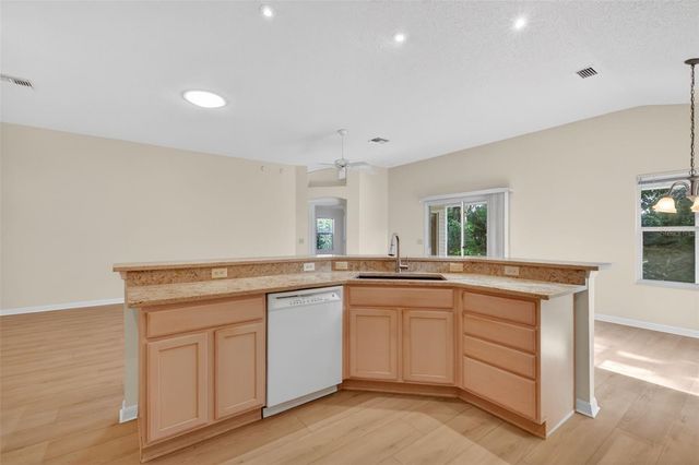 17035 SE 94TH BERRIEN COURT, The Villages, FL 32162