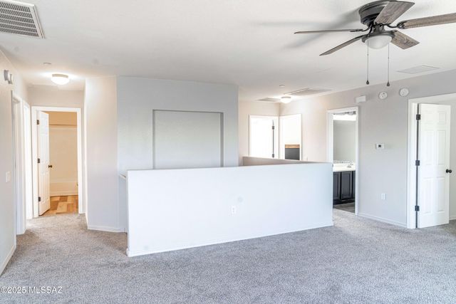 950 W Vuelta Olivero, Sahuarita, AZ 85629