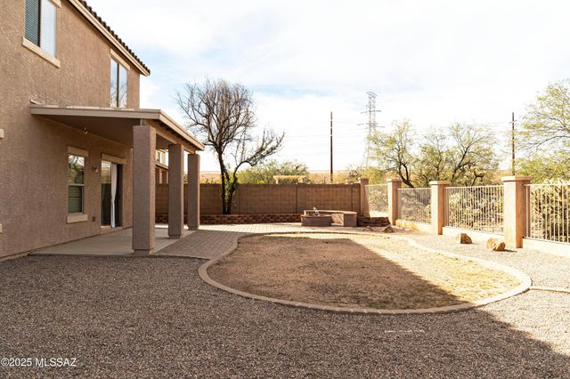 950 W Vuelta Olivero, Sahuarita, AZ 85629