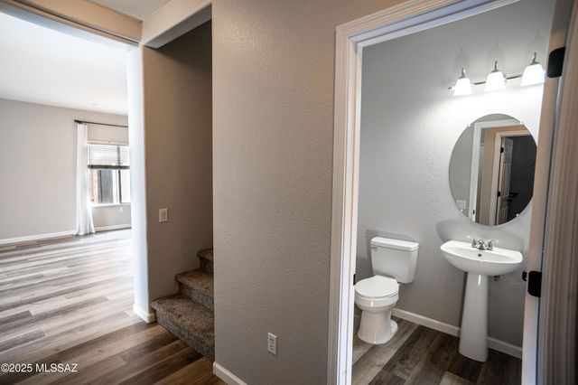 950 W Vuelta Olivero, Sahuarita, AZ 85629