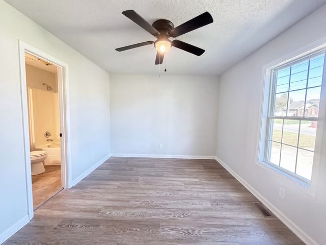 3244 S Senseney Cir, Clarksville, TN 37042