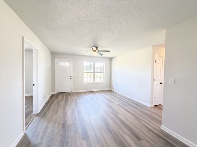3244 S Senseney Cir, Clarksville, TN 37042