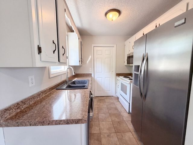 3244 S Senseney Cir, Clarksville, TN 37042