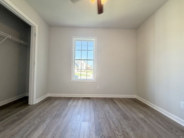 3244 S Senseney Cir, Clarksville, TN 37042