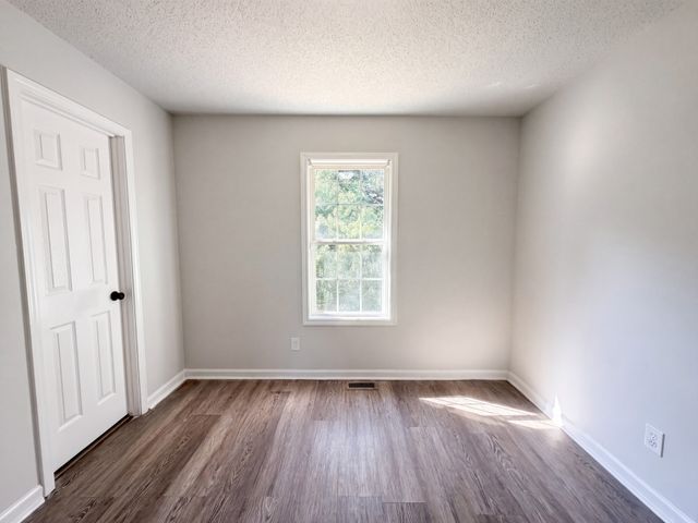 3244 S Senseney Cir, Clarksville, TN 37042