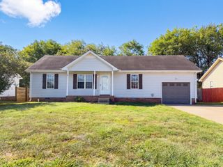 3244 S Senseney Cir, Clarksville, TN 37042