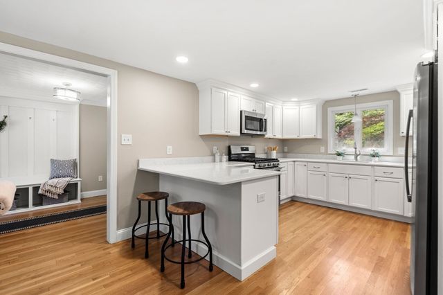 108 Westford, Chelmsford, MA 01824