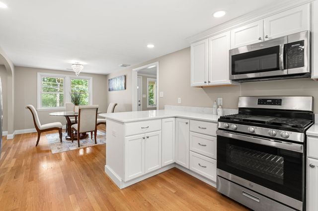 108 Westford, Chelmsford, MA 01824