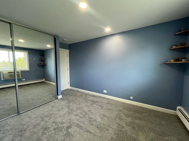 1880 Bonnie Lane 302, Hoffman Estates, IL 60169