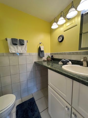 1880 Bonnie Lane 302, Hoffman Estates, IL 60169