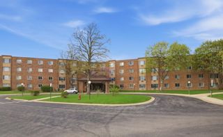 1880 Bonnie Lane 302, Hoffman Estates, IL 60169