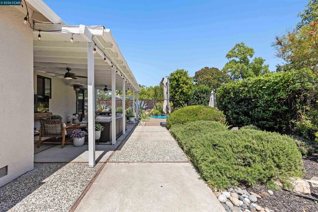 616 Minert Rd, Walnut Creek, CA 94598