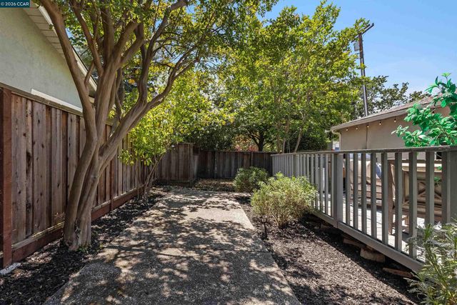 616 Minert Rd, Walnut Creek, CA 94598