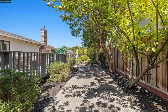 616 Minert Rd, Walnut Creek, CA 94598