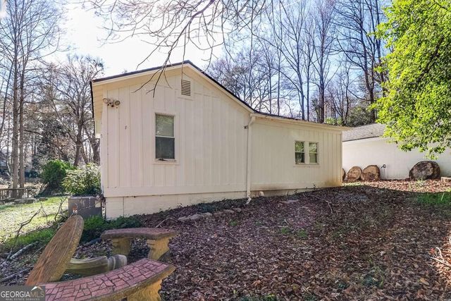 60 Hardeman Road B, Sandy Springs, GA 30342