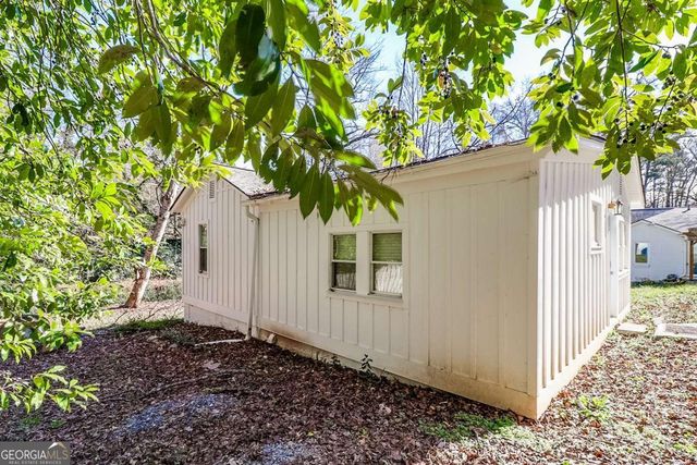 60 Hardeman Road B, Sandy Springs, GA 30342