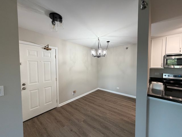 127 Glengarry Drive 307, Bloomingdale, IL 60108