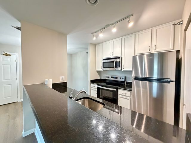 127 Glengarry Drive 307, Bloomingdale, IL 60108