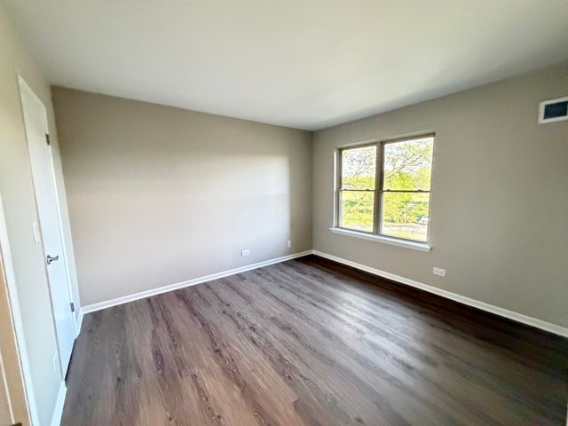 127 Glengarry Drive 307, Bloomingdale, IL 60108