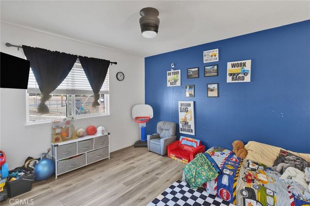 13647 Mesquite, Oak Hills, CA 92344